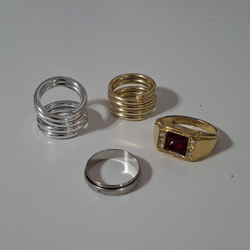 Gold Tone Silver Tone Coiled Spinning Red Faux Gem Rhinestone Rings Lot of 4